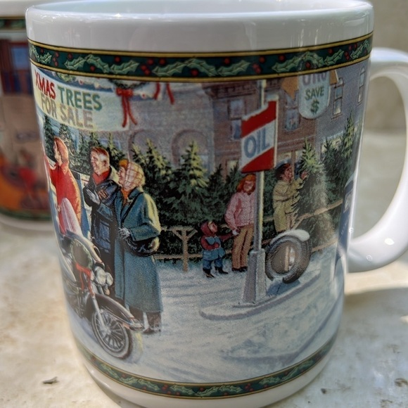 Harley Davidson set of 4 Holiday Christmas Mugs - Picture 4 of 10